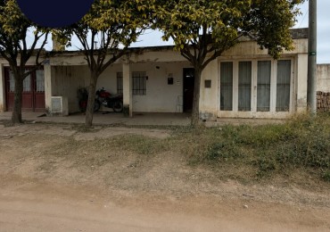 Casa en venta 2 dorm. sobre calle Jorge Newbery - Barrio Cerino