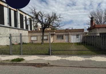 CASA + 1.199 M² DE TERRENO | BARRIO ESCUELA | RIO TERCERO