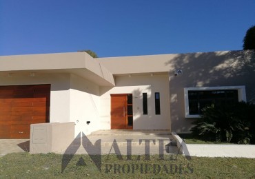 Casa de categoria - 3 dormitorios B. Cabero